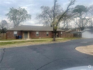 Building Photo - 4405 S 19th St
