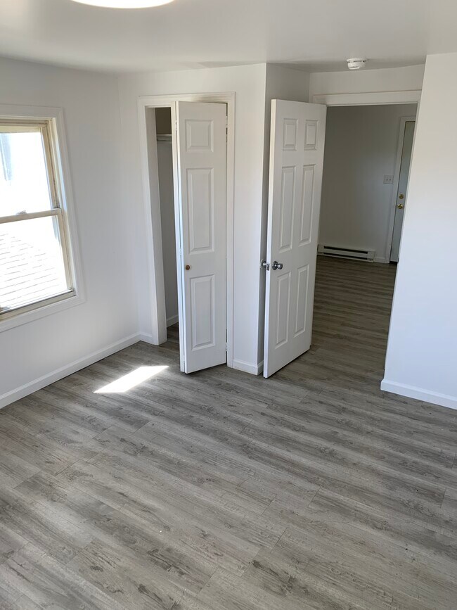 Building Photo - 404 Railroad Ave