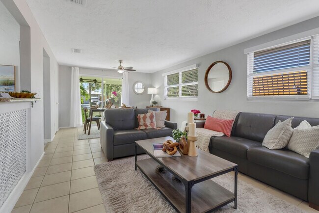 Building Photo - 751 100th Ave N