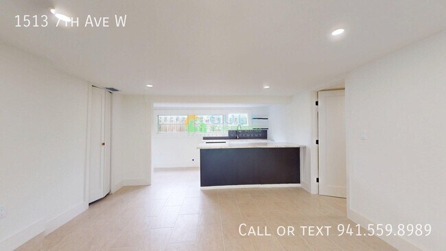 Building Photo - 1513 7th Ave W