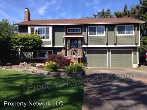 Primary Photo - 2864 NE Linden Ave