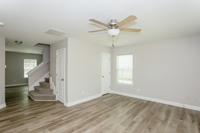 Building Photo - 1029 Ramsgate Dr SW