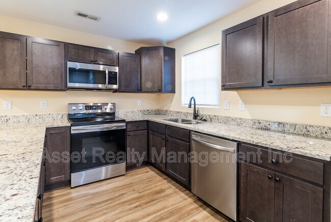 Building Photo - 904 Warrior Hill Dr