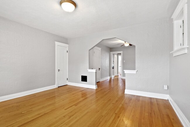 Building Photo - 5505 Rhodes Ave