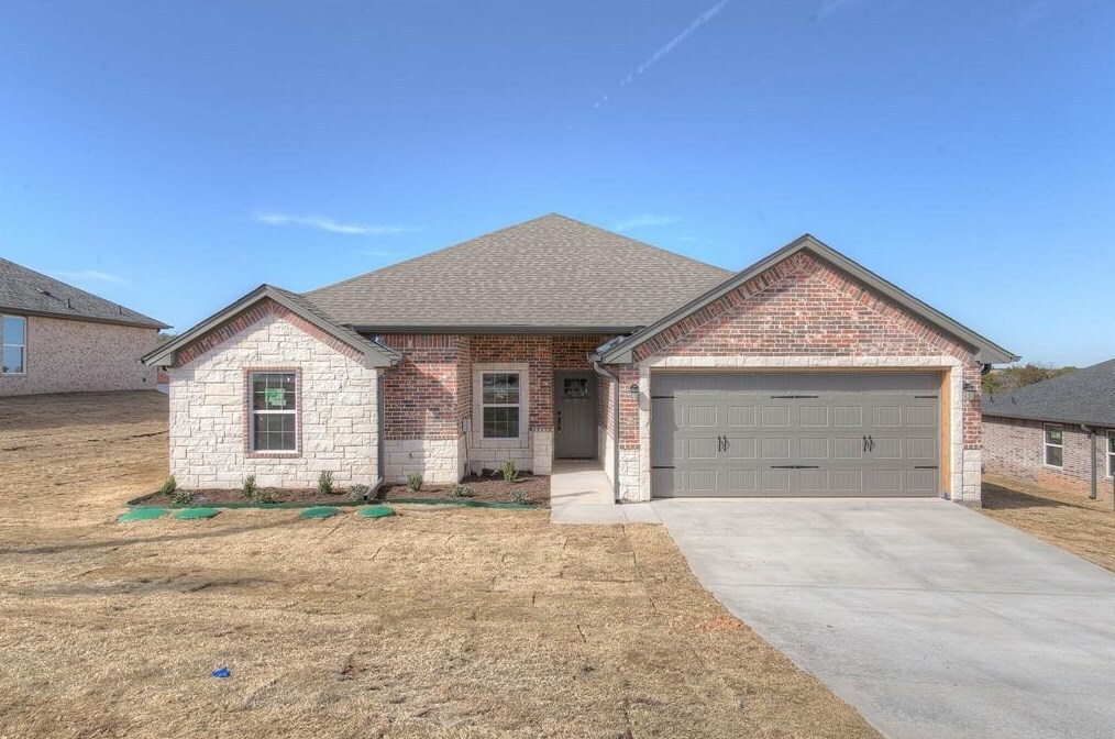 Primary Photo - 2120 Christine Dr