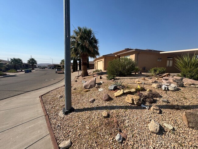 Building Photo - Beautiful 3 bed 2 bath Home!