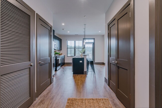 Foto del edificio - One Bedroom Apartment in Washington Square...