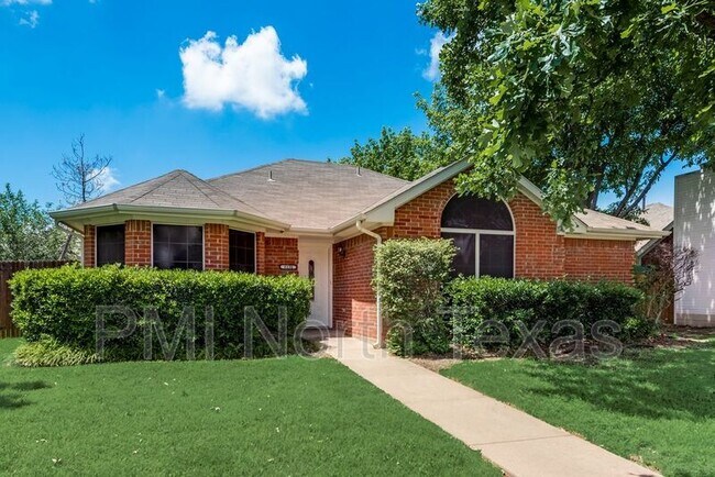 Building Photo - 8101 Hyde Park Dr