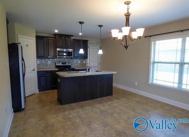 Foto del edificio - 110 Copeland Dr