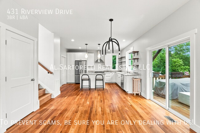 Building Photo - 431 Riverview Dr