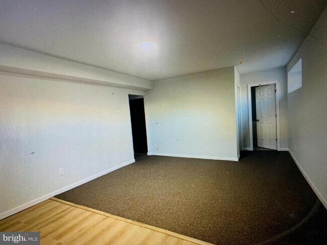 Foto del edificio - 401 Blue Bell Rd