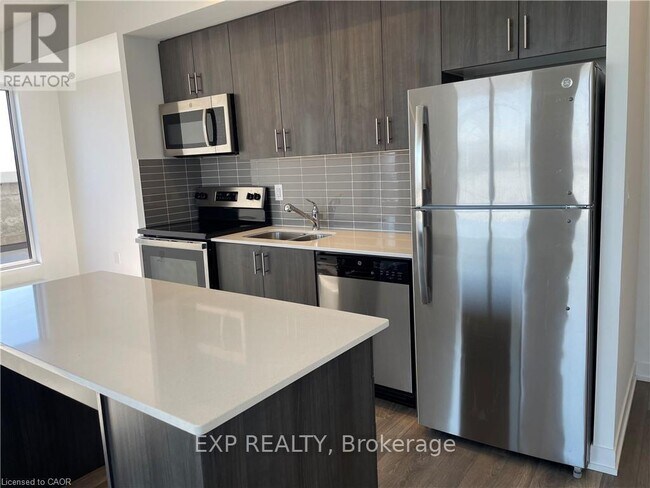 Building Photo - 550 N Service Rd