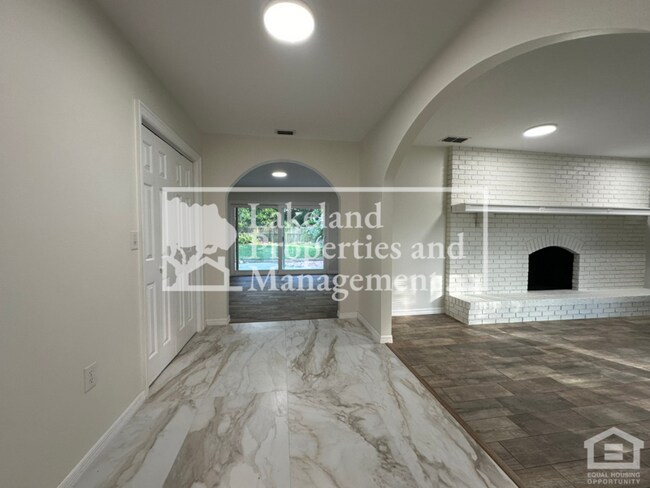 Building Photo - 4632 Darcin Dr