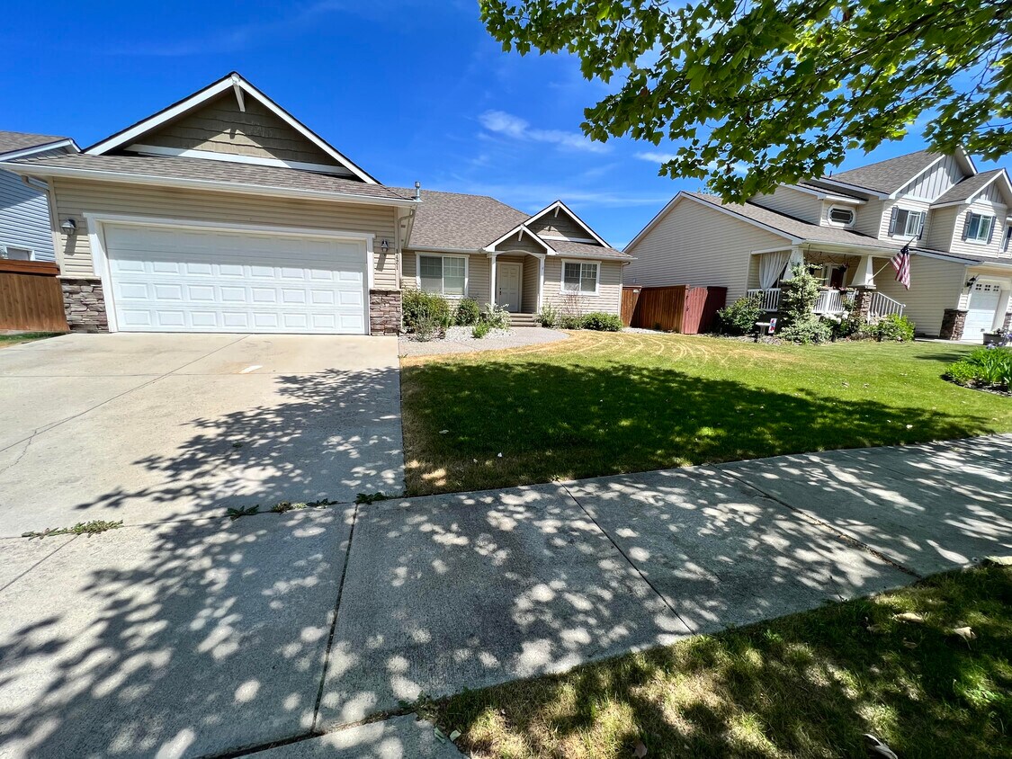 Foto principal - 1421 W Yaquina Dr