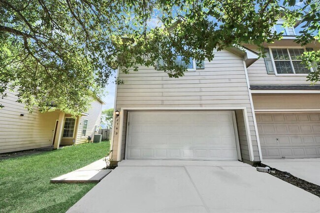 Foto del edificio - 8763 Thistlemoor Ln