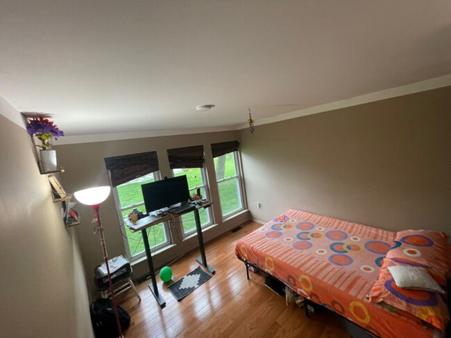 Foto del edificio - 39613 Village Wood Ln