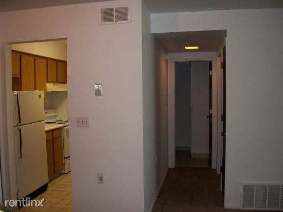 Building Photo - 2 bedroom in Charlevoix MI 49720