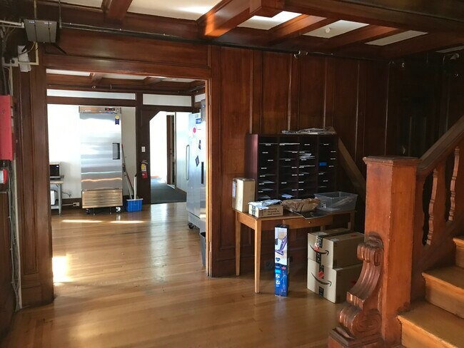 Building Photo - 2438 Warring St