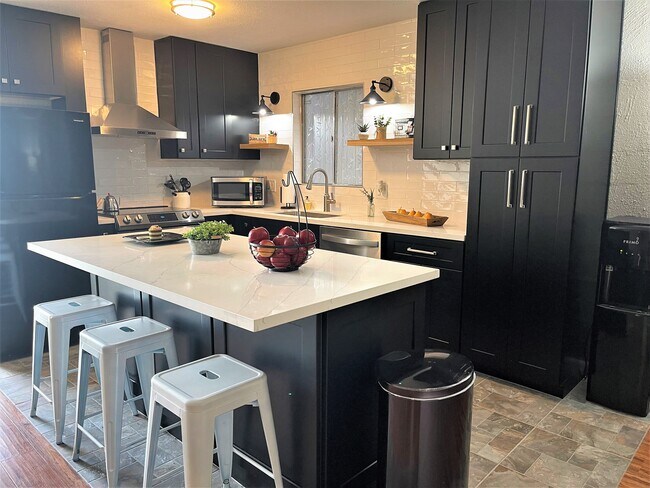 Foto del edificio - 6240 N 16th St