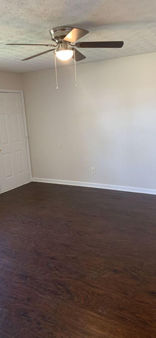Building Photo - NOW READY! 2 bedroom 2 bath duplex in Lawr...