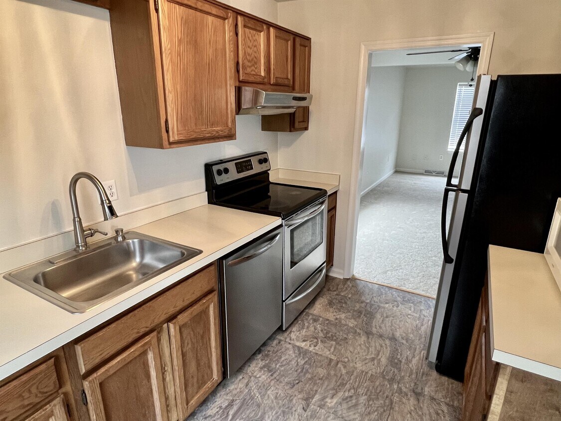 Foto principal - 861 Old Silver Springs Rd