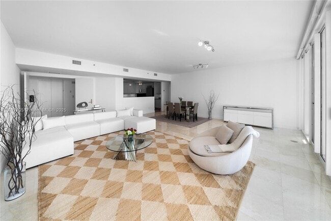 Building Photo - 1643 Brickell Ave