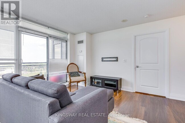 Photo du bâtiment - 1060 Sheppard Ave W