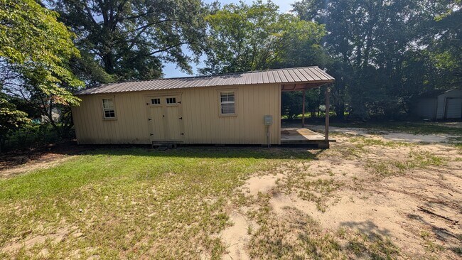Building Photo - 2622 Kingston Dr