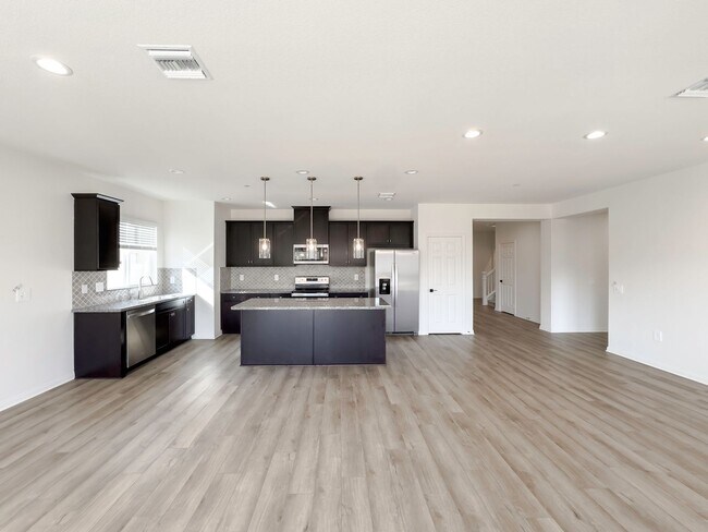 Foto del edificio - 5 BED / 4 BATH ~NEW CONSTRUCTION~ HOME FOR...