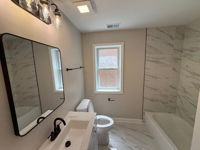 Foto del edificio - 1637 Elmwood Ave