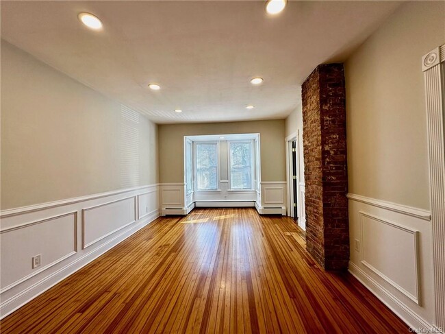 Building Photo - 115 Hudson Ave