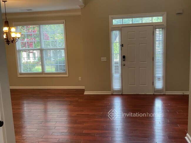 Building Photo - 7120 Doncaster Ct