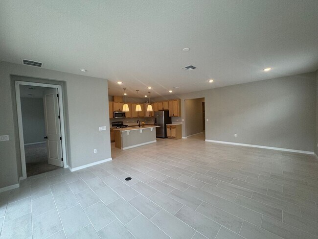 Foto del edificio - Where Modern Comfort Meets 4BD/3BA Hometown Charm — Your Story Begins in Okahumpka! FULLY-FENCED!...