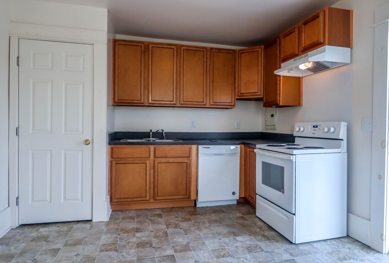 Primary Photo - 733 Winchester Ave