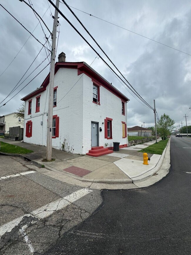 Building Photo - 538 S Front St