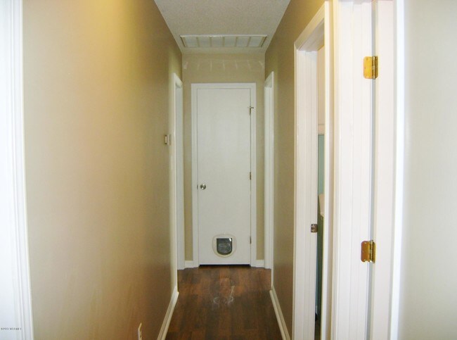 Building Photo - 107 Linden Rd
