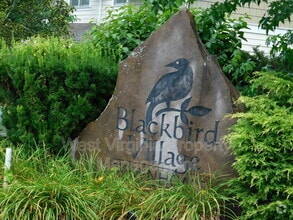 Building Photo - 198 Blackbird Village Cir