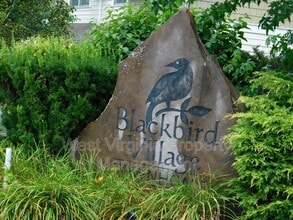 Building Photo - 198 Blackbird Village Cir