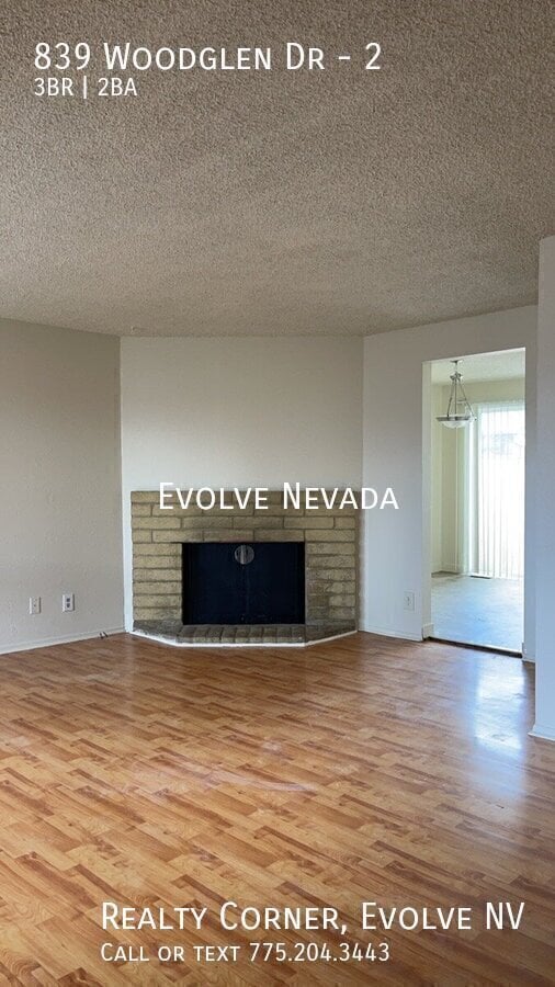 Building Photo - 839 Woodglen Dr