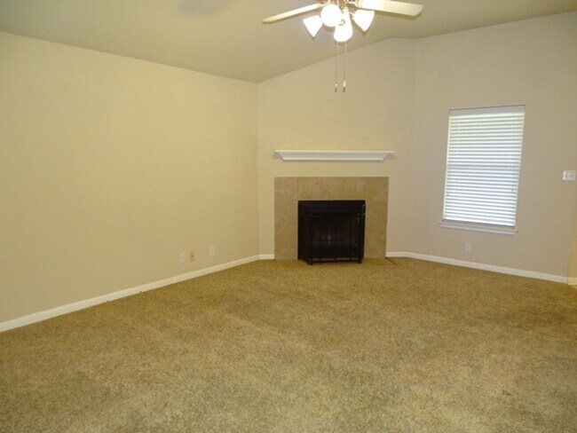 Foto del edificio - 3317 Orth Ave