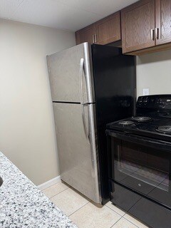 Foto del edificio - 4811 Frontage Rd NW