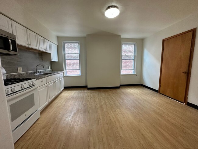 Photo - Huge Two Bedroom Apartment on Dawson Stree...