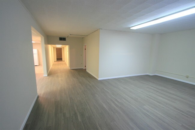 Building Photo - 611 Rossville Rd
