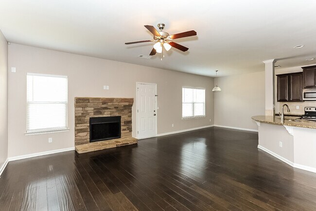 Foto del edificio - Beautiful 5-Bedroom Home in McDonough, GA