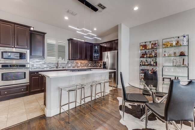 Foto del edificio - 2928 State St