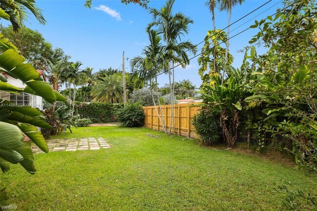 Building Photo - 4 br, 3 bath House - 823 NE 72nd St