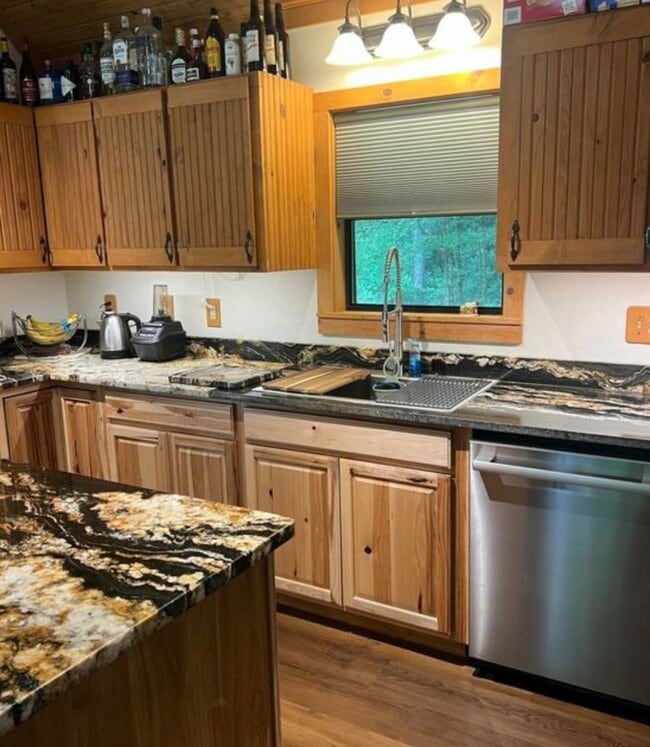 Building Photo - 3 bedroom 1.5 bath Cabin in the woods for ...
