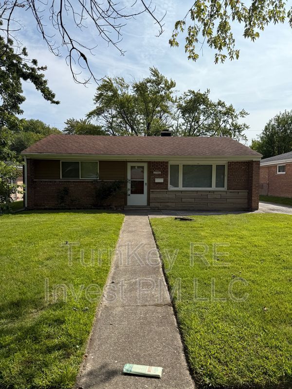 Building Photo - 17937 Wildwood Ave