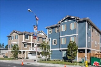 Building Photo - 9559 Firestone Blvd