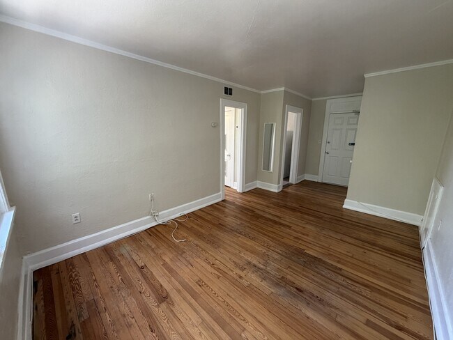 Foto del edificio - 1 Bed/1 Bath - Unit 12